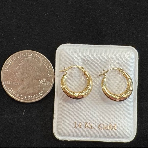 Elegant 14K Gold Hoop Earrings - Picture 6 of 6